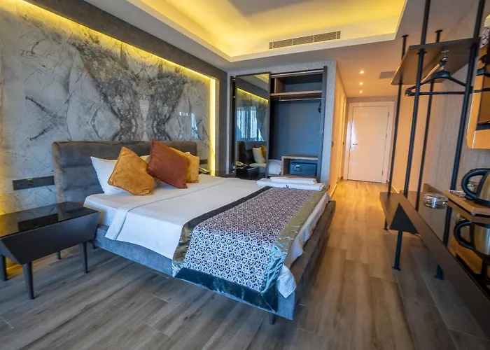 Elite Admiral Aqua Hotell *